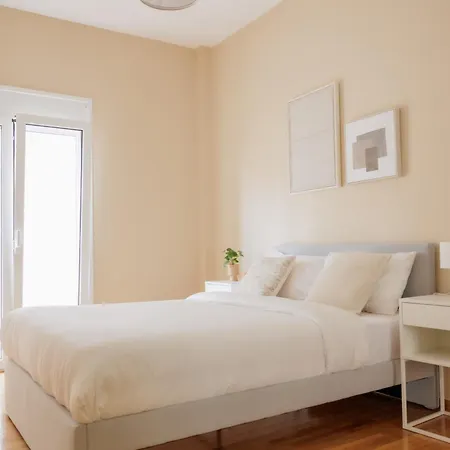 Modern 2Bdr Apt - 2' To Metro - Direct To Acropolis Apartment