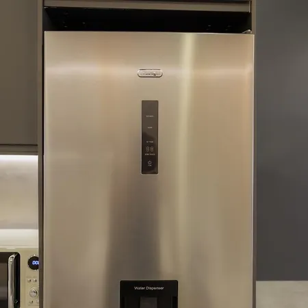 Modern 2Bdr Apt - 2' To Metro - Direct To Acropolis Apartment